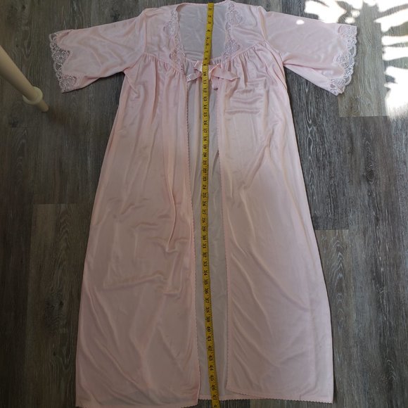 Cara pink robe and matching dressing gown - Picture 3 of 16